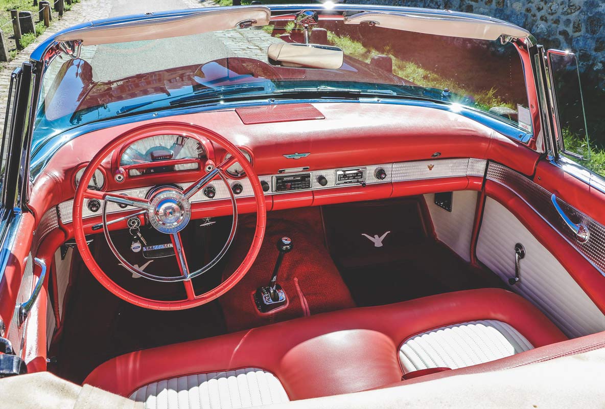 rent a classic car Ford Thunderbird John Travolta