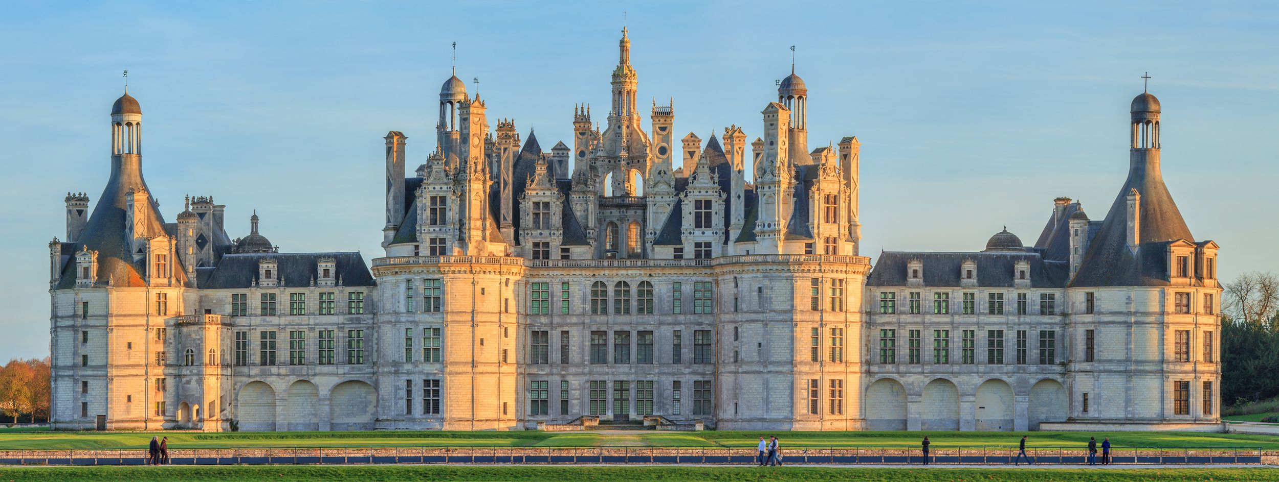 The Chambord Castle, one of the points of interest included in our travel book